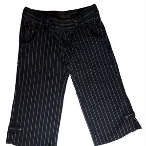 GUESS adorable suit stripe capris 24